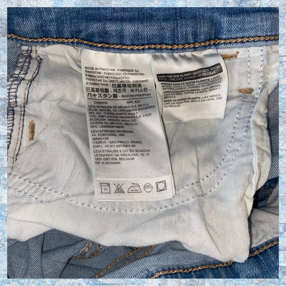 EUC Womens Levi 720 Light Wash High Rise Super Skinny Distressed Jeans S… - Picture 6 of 6